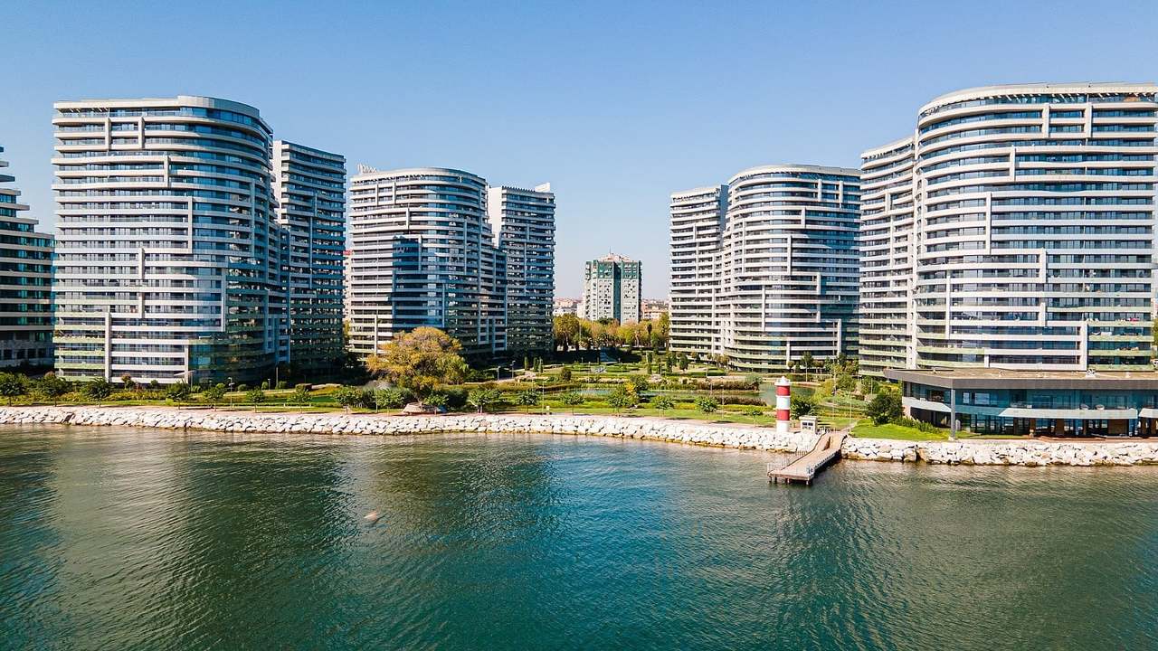 1 bedroom Apartment for sale in Bakirkoy