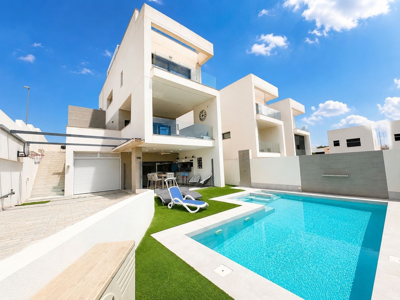 4 bedroom Villa se vende en Benijofar