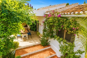 Casa de 5 dormitorios en venta en Javea