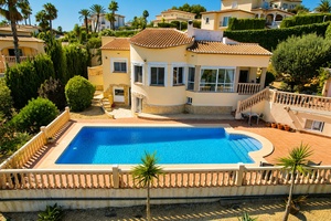 Casa de 4 dormitorios en venta en Javea