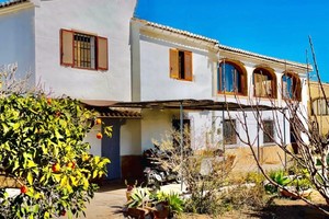 Casa de 8 dormitorios en venta en Javea