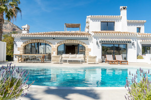 Casa de 4 dormitorios en venta en Javea