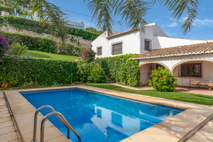 Casa de 4 dormitorios en venta en Javea