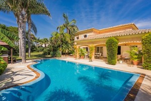 7 bedroom Villa for sale in Carib Playa