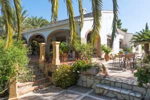 Casa de 4 dormitorios en venta en Javea