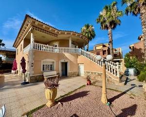 4 bedroom Villa for sale in Benferri