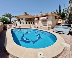 5 bedroom Villa for sale in Benijofar