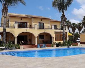 4 bedroom Villa for sale in Orihuela