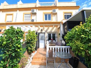 2 bedroom Rijtjes Huis te koop in Villamartin