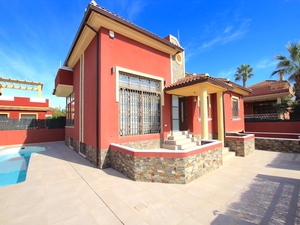 6 bedroom Villa for sale in Algorfa