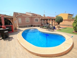 4 bedroom Villa te koop in Benijofar