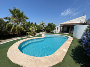 4 bedroom Villa for sale in Daya Nueva