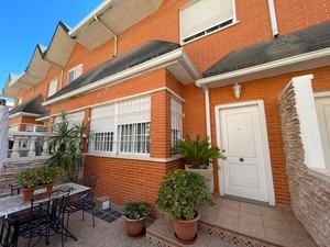 4 bedroom Rijtjes Huis te koop in Elche