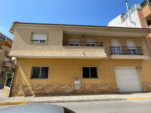 5 bedroom Townhouse for sale in Formentera del Segura