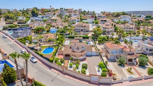 4 bedroom Villa for sale in Algorfa