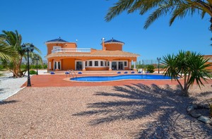 6 bedroom Villa for sale in Catral