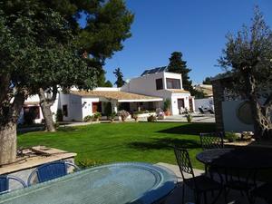 9 bedroom Villa for sale in Orihuela Costa