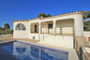 Villa de 4 dormitorio se vende en Javea