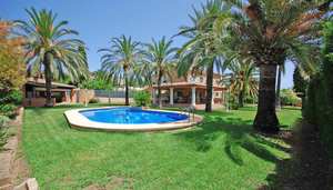 Villa de 5 dormitorio se vende en Javea