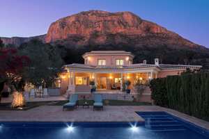 6 Slaapkamer Villa te koop in Javea