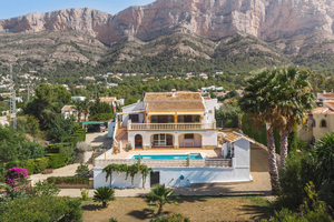 Casa de 6 dormitorios en venta en Javea