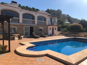 Casa de 4 dormitorios en venta en Javea