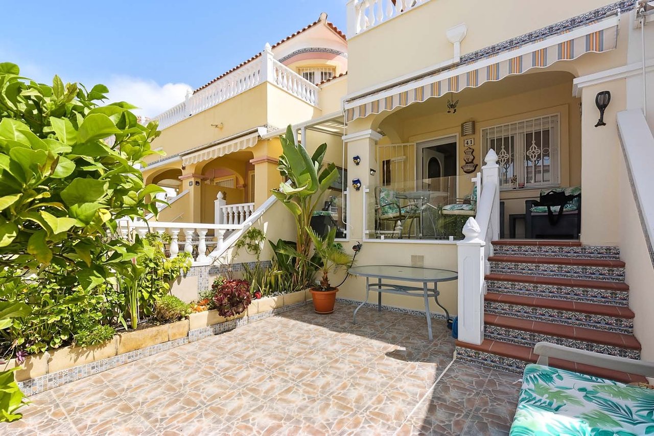 2 bedroom Townhouse for sale in Pinar de Campoverde