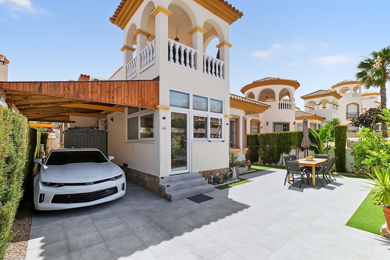 3 bedroom Villa for sale in Pinar de Campoverde