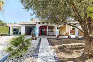 4 bedroom Villa for sale in Campoamor