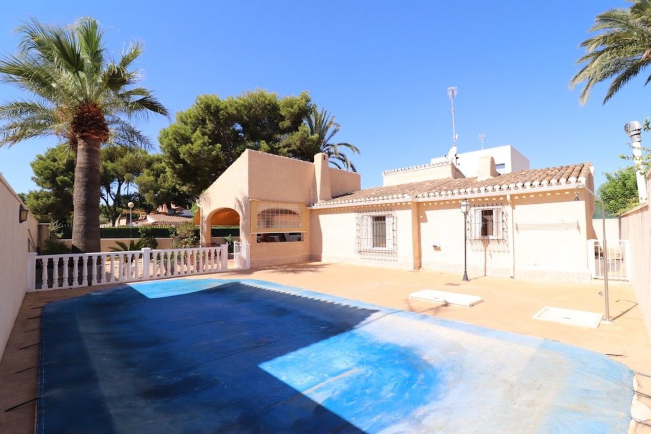 4 sovrum Villa till salu i Orihuela Costa 