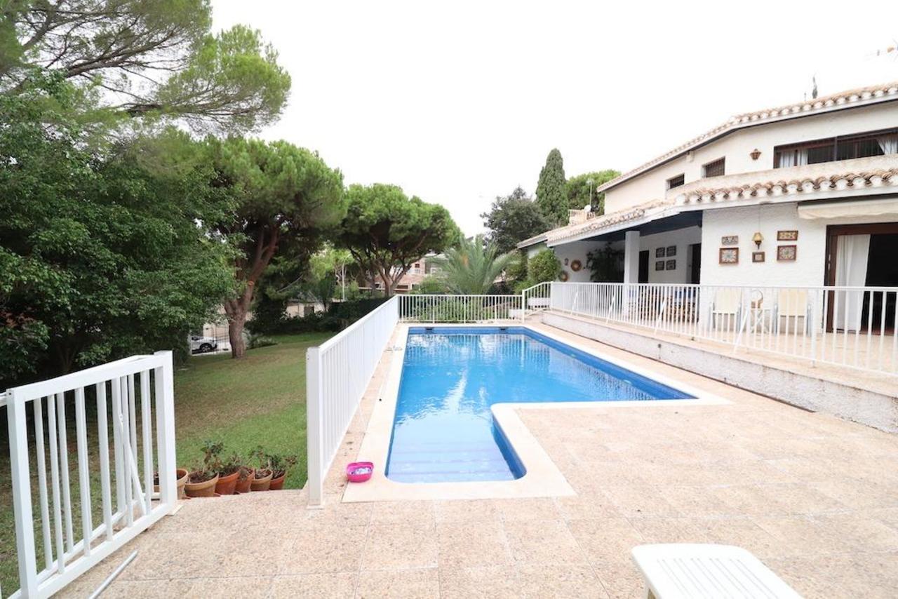 7 bedroom Villa for sale in Orihuela Costa