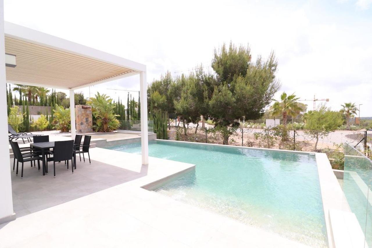 3 bedroom Villa for sale in Orihuela