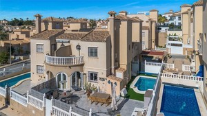 2 bedroom Villa for sale in Orihuela Costa