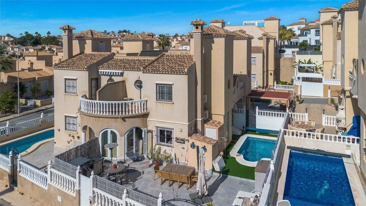 2 schlafzimmer Villa 
zum verkauf in Orihuela Costa 