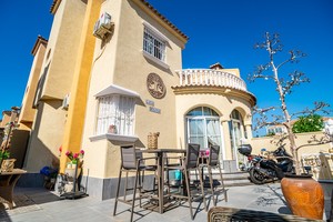 2 bedroom Rijtjes Huis te koop in Orihuela Costa