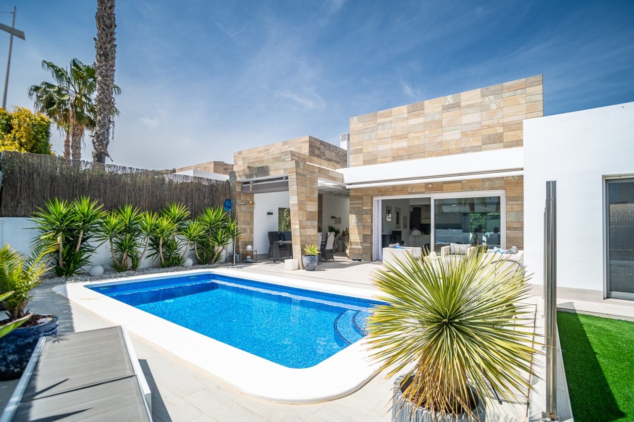 3 bedroom Villa for sale in Algorfa