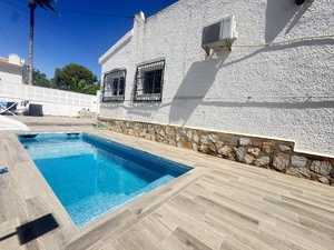 2 bedroom Villa for sale in Villamartin