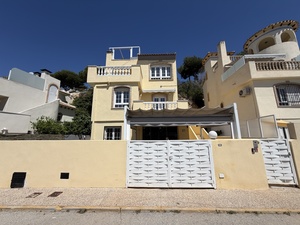 4 bedroom Villa for sale in Las Ramblas Golf