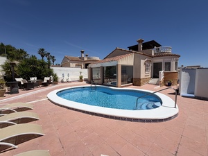 4 bedroom Villa for sale in Torremendo