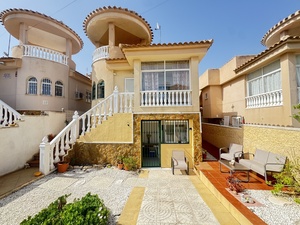 4 bedroom Villa for sale in Villamartin