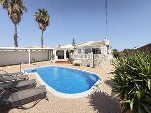 3 bedroom Bungalow for sale in San Luis
