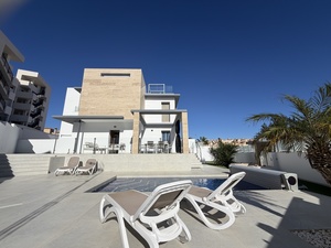 4 bedroom Villa for sale in Villamartin