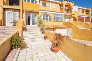 4 bedroom Villa for sale in Cabo Roig