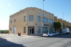 Commercieel te koop in Daya Nueva