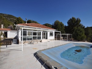 3 bedroom Villa for sale in Castalla