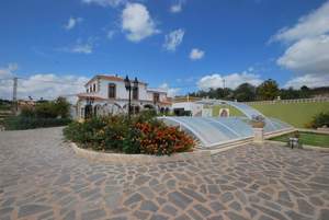 Villa de 5 dormitorio se vende en Moraira