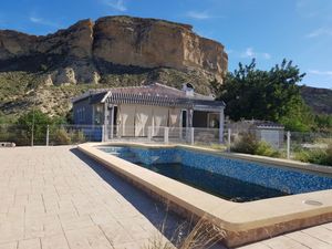 4 bedroom Villa for sale in Elche