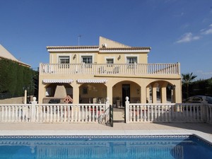 6 bedroom Villa for sale in Fortuna