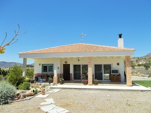 3 bedroom Villa for sale in Salinas