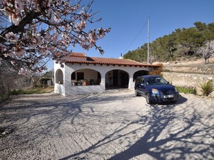 4 bedroom Finca for sale in La Zarza